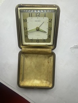 Japans Seiko travel alarm clock. Photo of the actual product. It is fully functional and works normally. The case is 76 square meters.