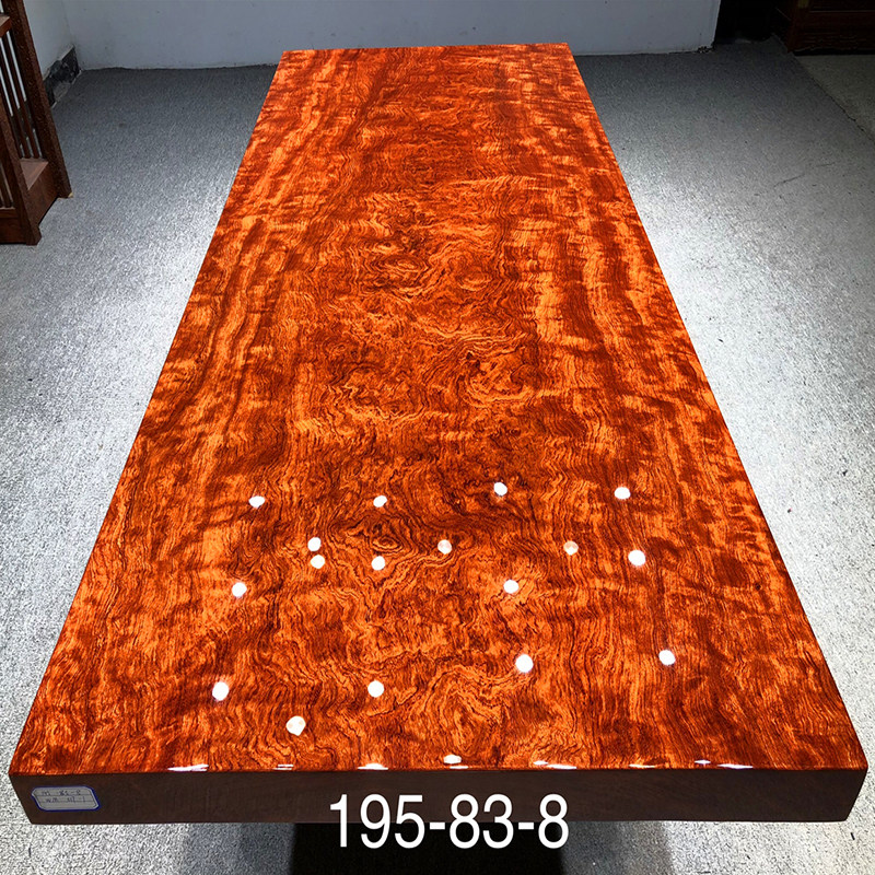 Dimensions: 195-83-8 Bflower in the shape of a