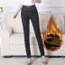 Mùa thu đông, quần jeans nữ trung niên cộng với nhung co giãn cao eo thẳng thon mẹ đầm dài trung niên chân dài quần dày mẫu váy liền cho tuổi 40 Quần áo của mẹ