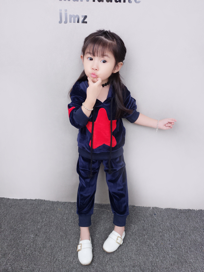 Bộ quần áo thu đông cho bé gái 2018 phiên bản Hàn Quốc mới của bé nhung vàng cộng với nhung dày hai dây set đồ 3-4 tuổi 5 áo trẻ em