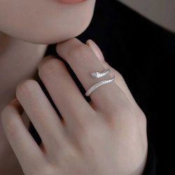 작은 빨간 책 조디악 뱀 반지 패션