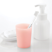 Spot Japanese Marna soft silicone mouthwash Cup brush Cup for children