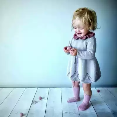 Small triangle gift skirt Girls skirt sweater Text description translation Weaving illustration Non-finished product