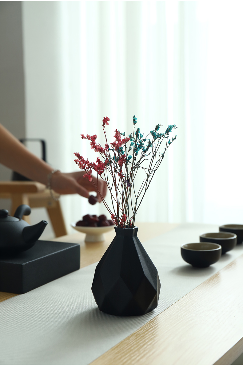 Have the ancient ceramic flower flower bottle of dry flower is placed contracted and I sitting room tea accessories flower tea tray was tea