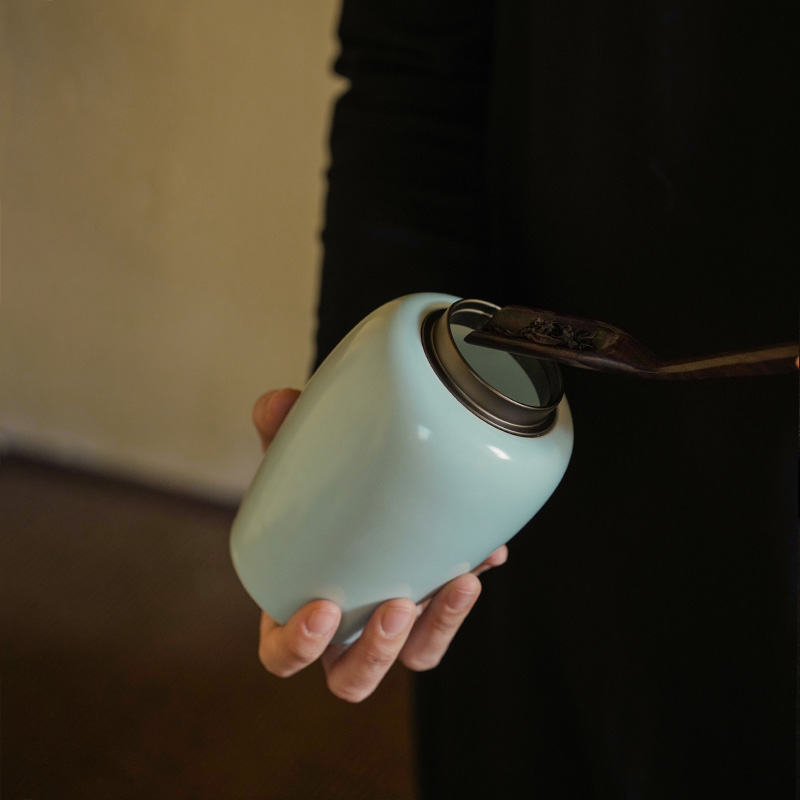 The Self - "appropriate content of jingdezhen caddy fixings POTS sealed as cans of child sealed ceramic jar with cover with tin lid