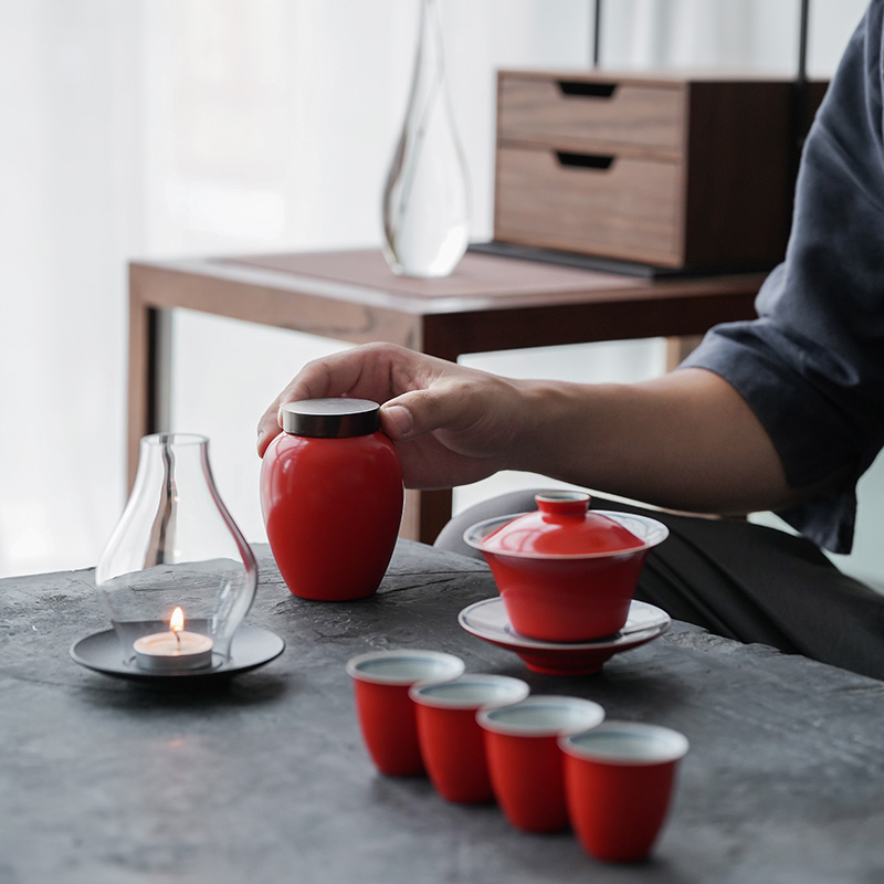 Jingdezhen coral red tea pot receives ceramic seal tank portable ceramic pot pot tea sealing the trumpet