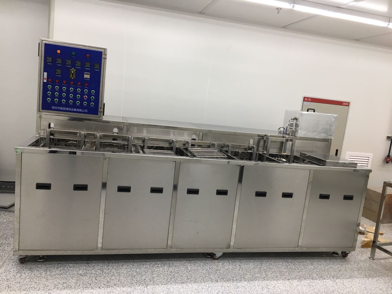 Large-scale ultrasonic cleaning machine multi-slot machine non-standard automatic ultrasonic equipment customized