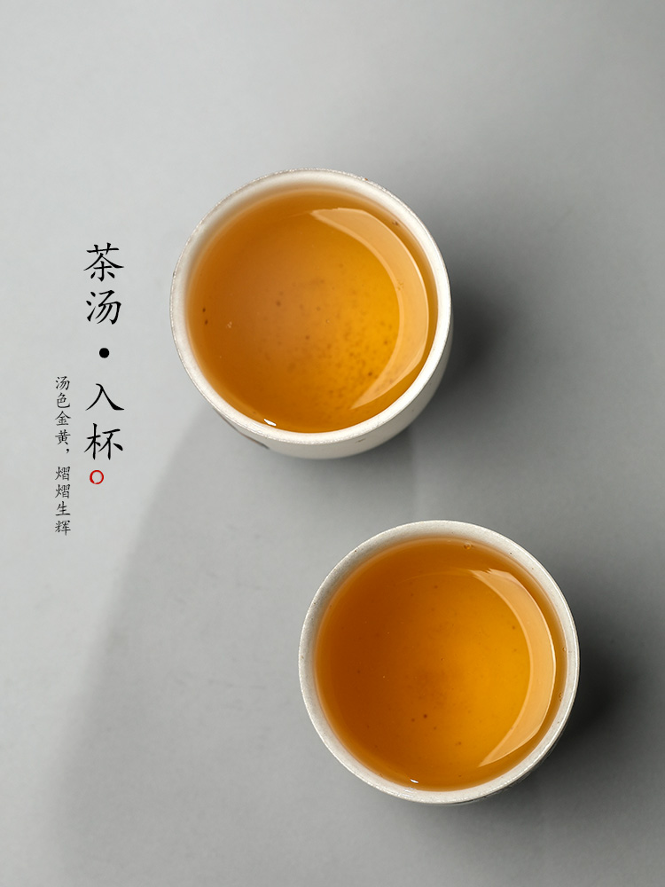 Jingdezhen hand - made firewood tea masters cup a cup of pure checking ceramic kung fu tea cup sample tea cup in use