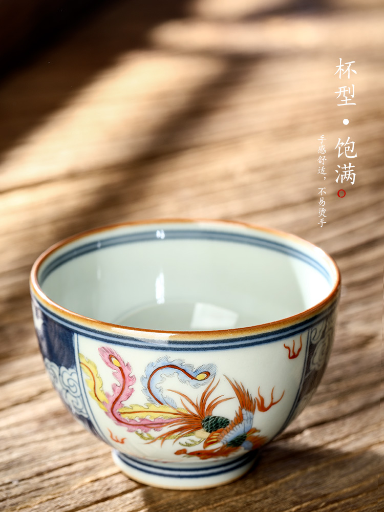 Blue and white master cup single cup pure manual jingdezhen ceramic cups sample tea cup hand - made longfeng kung fu tea set. A single