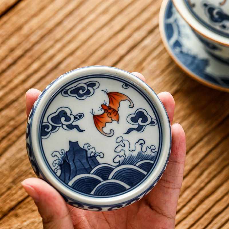 It place jingdezhen blue and white porcelain pure manual cover cover Japanese hand - made live kungfu tea cup pad accessories