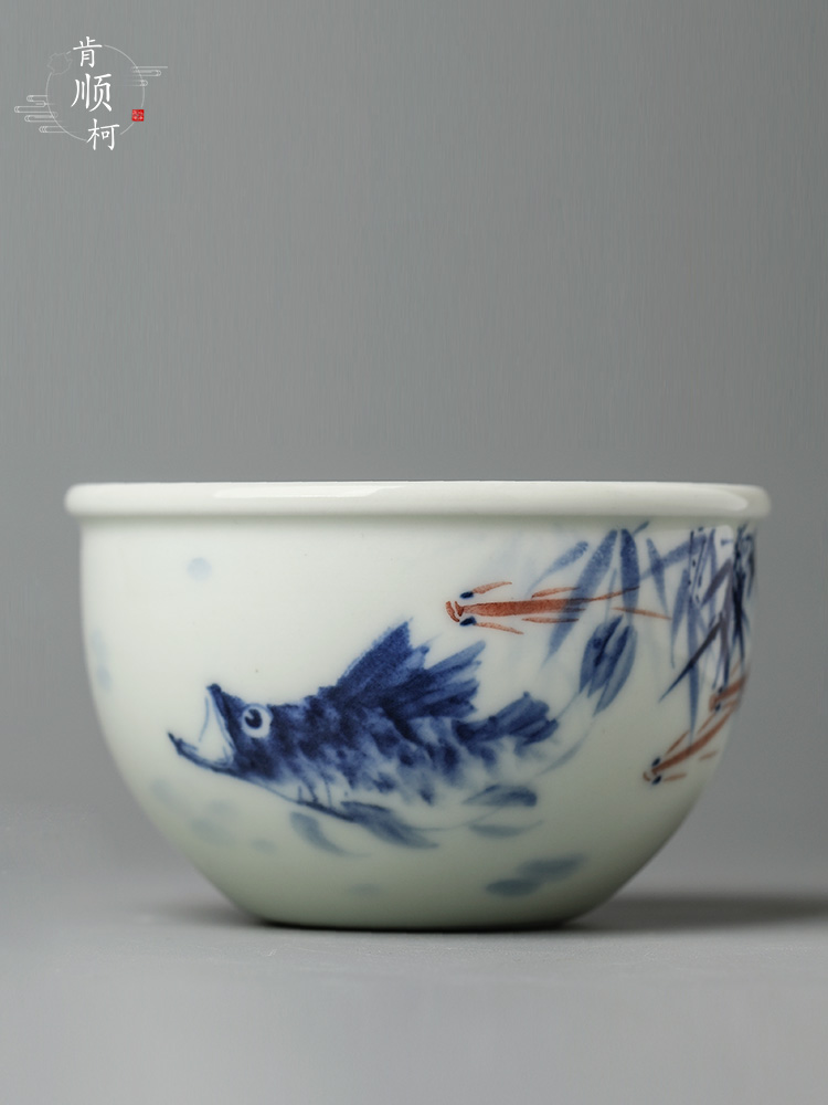 Jingdezhen hand - made porcelain teacup master cup single cup men 's checking sample tea cup restoring ancient ways is a single fish kung fu tea set