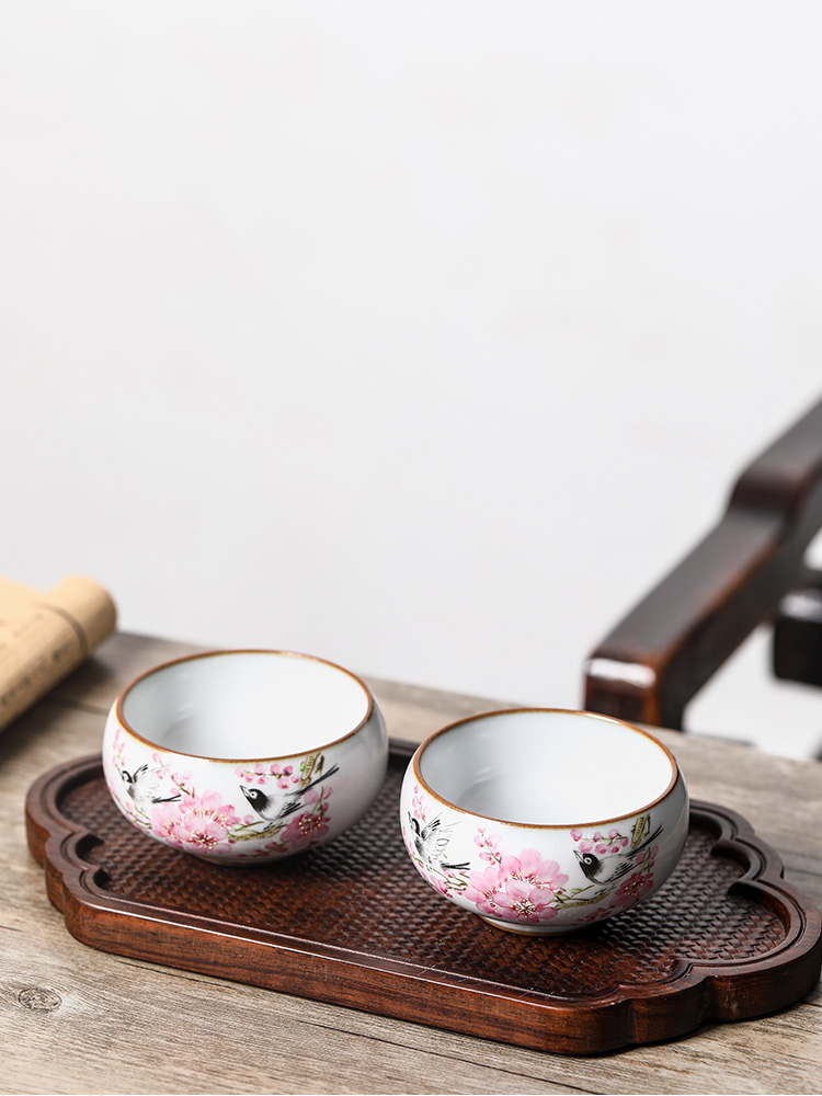 Jingdezhen Xu Jiaxing hand - made peach blossom put water point ceramic sample tea cup master cup single CPU woman pure manual kung fu tea cups