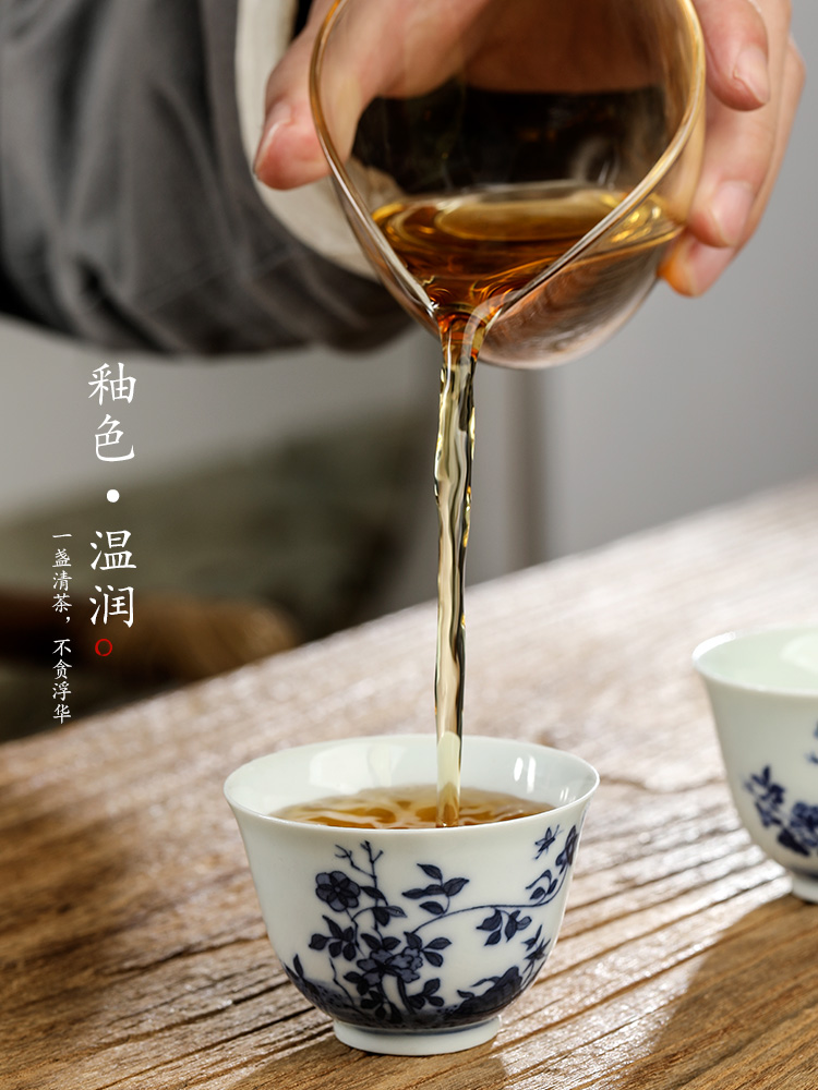 Blue and white master cup pure manual single hand sample tea cup cup of jingdezhen ceramic kung fu tea set tea only, suit