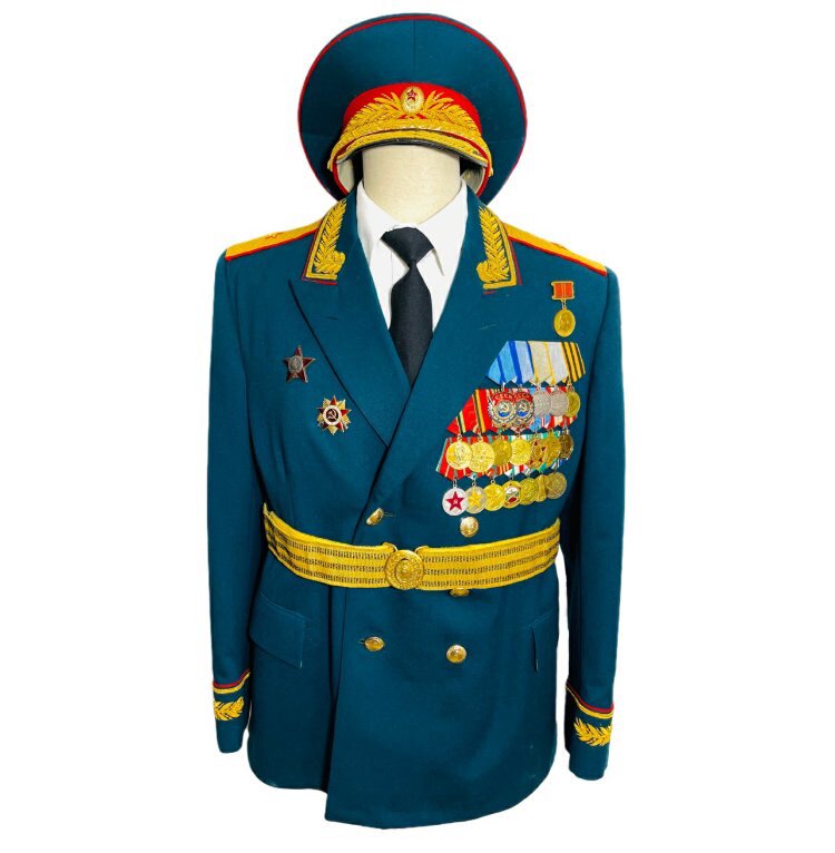 Soviet Soviets m69 to take military gown not including medal medal badges belt
