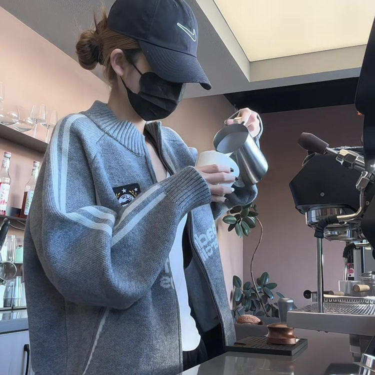 Gray Turtleneck Zip-Up Cardigan Baseball Jacket Style Letter Sweater for Women, Spring, Autumn, and Winter Design Knit Top Jacket Gray Turtleneck Zip-Up Cardigan Baseball Jacket Style Letter Sweater for Women, Spring, Autumn, and Winter Design Knit Top Jacket