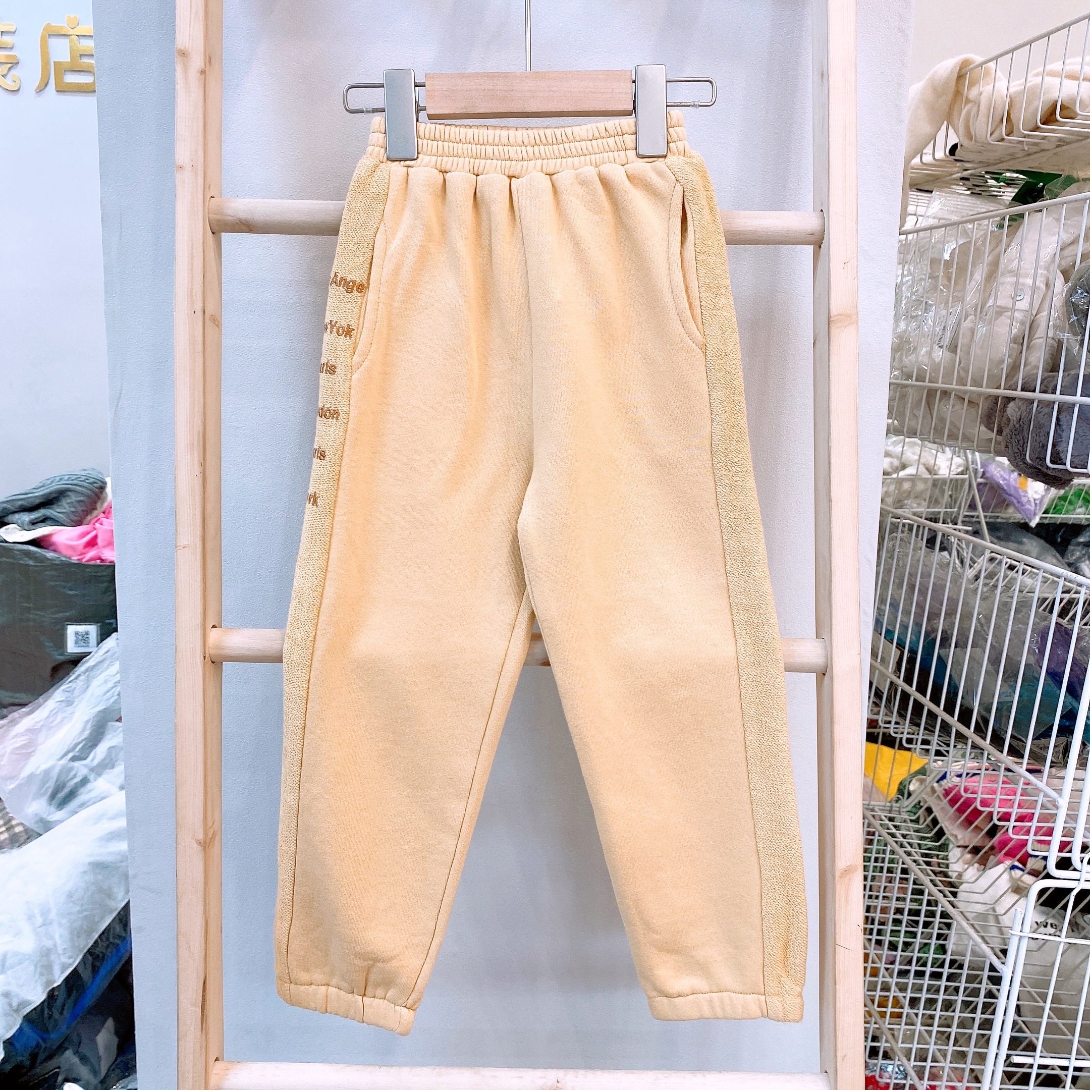 Brand spring and autumn pure cotton children's side striped letter sports pants casual knitted sweatpants 107520