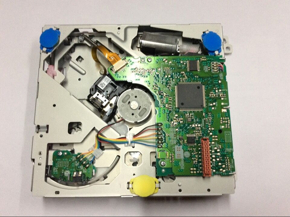 New original Audi A4 single-disc CD movement