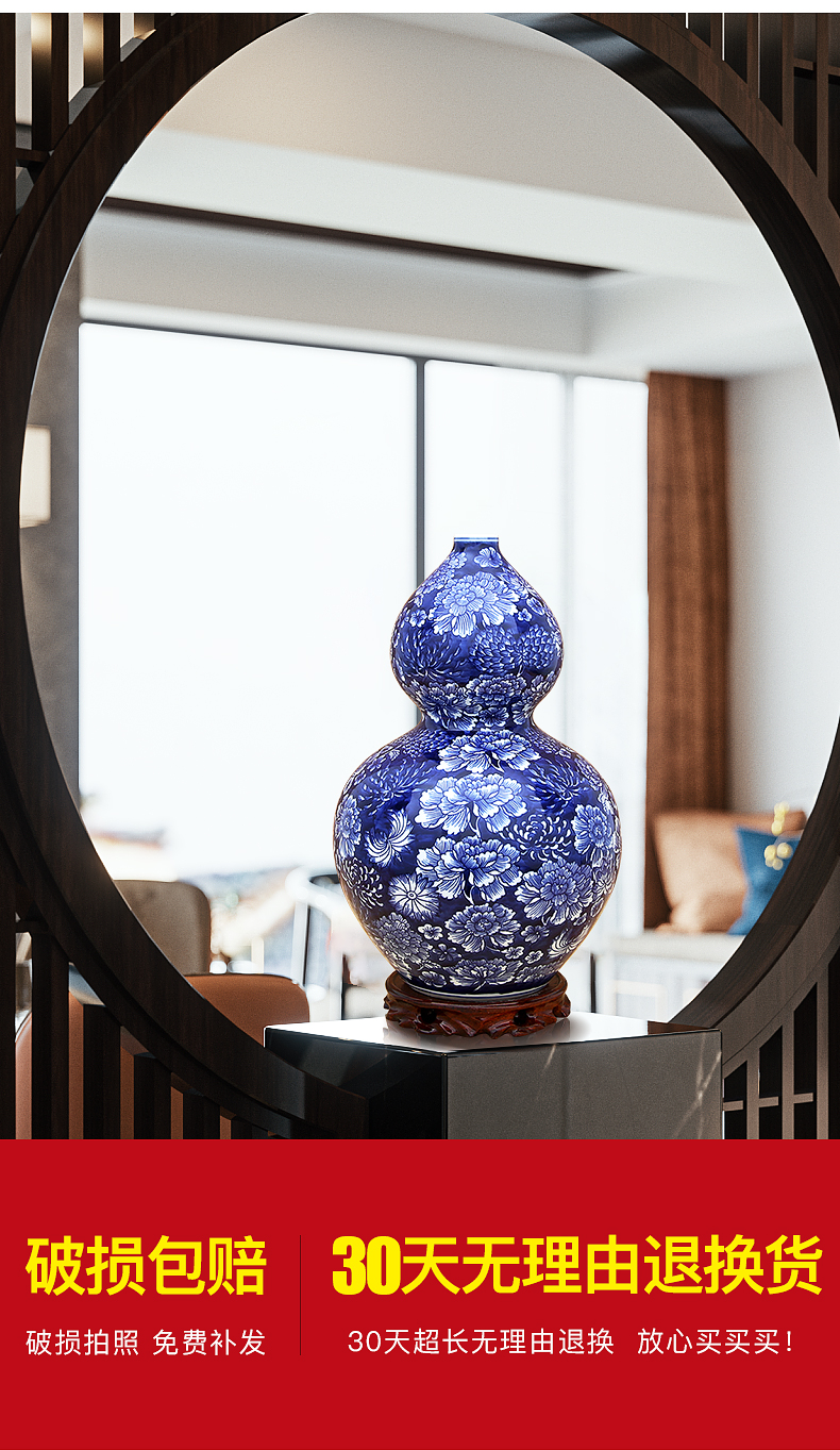 Jingdezhen ceramics furnishing articles traditional Chinese blue and white vase hand - made archaized decorations living room a study place