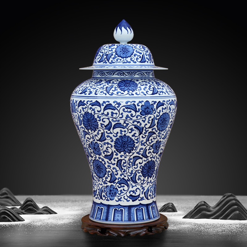 To the blue - and - white porcelain industry hand - made lotus flower general tank