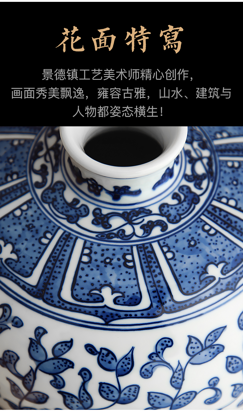 To the blue - and - white porcelain industry Wan Shouteng hand - made of vases