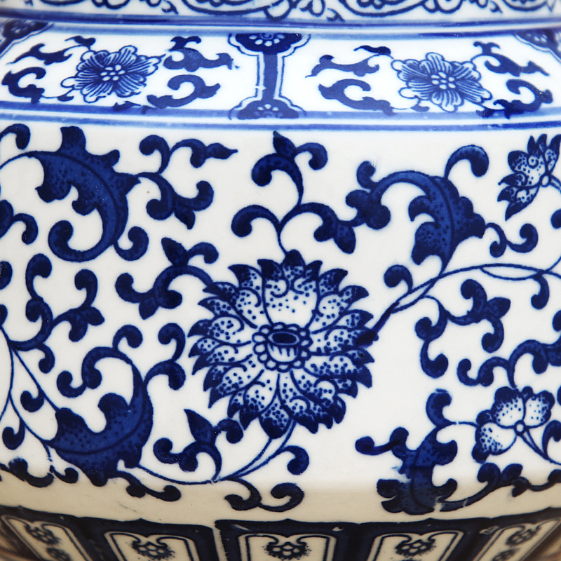 To porcelain industry of jingdezhen blue and white porcelain antique checking pottery tea pot