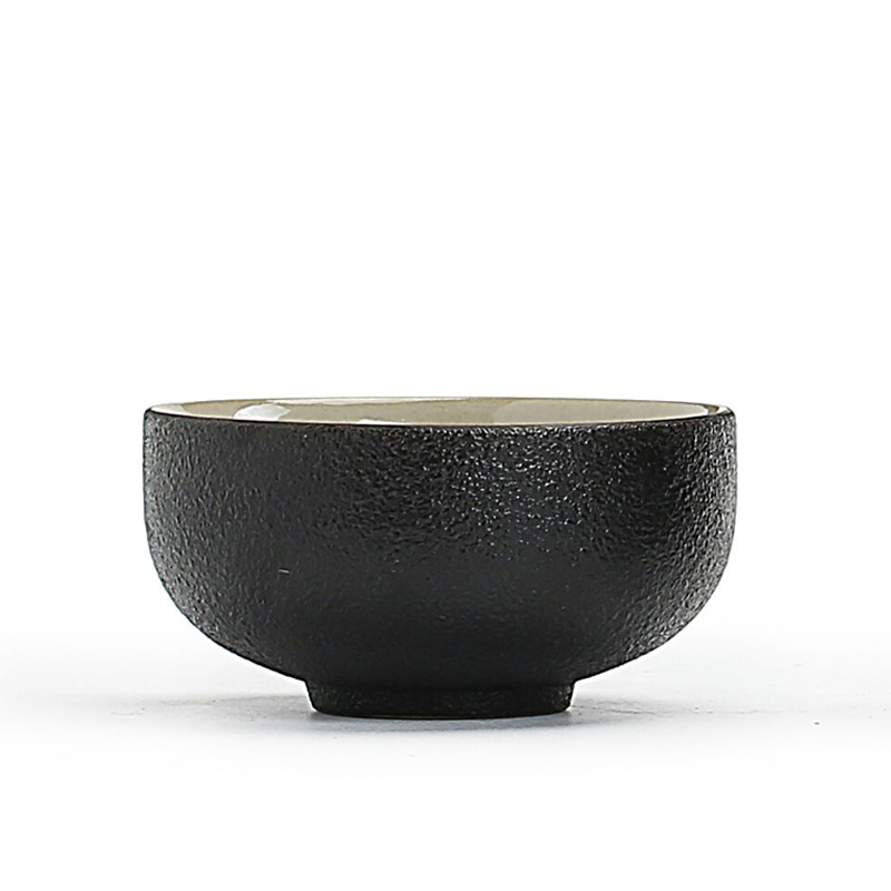 Back on ceramic cups of black Japanese masters cup sample tea cup kung fu personal single cup of coarse pottery tea cups