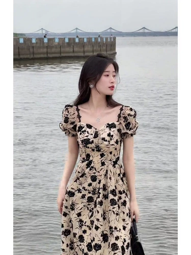 Милое платье, длинная приталенная юбка, французский стиль, премиум класс, в цветочек