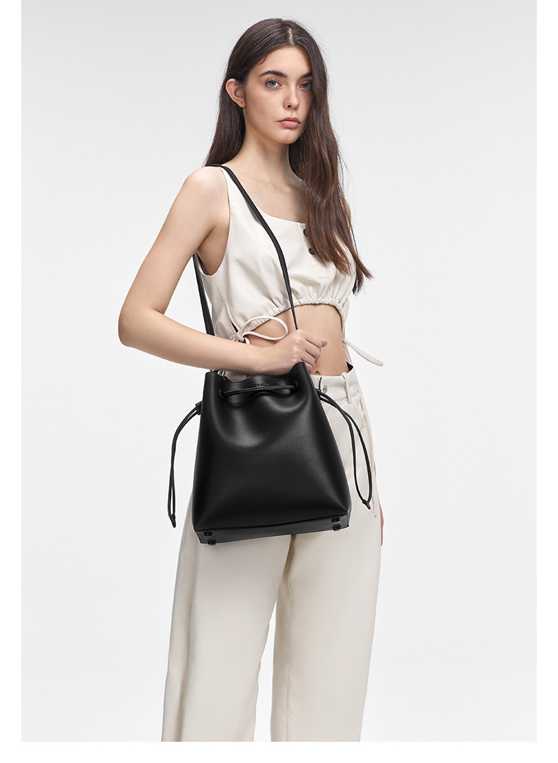 Сумка charles&keith夏季女包ck2-40780136-6柔软大容量单肩托特包女 &