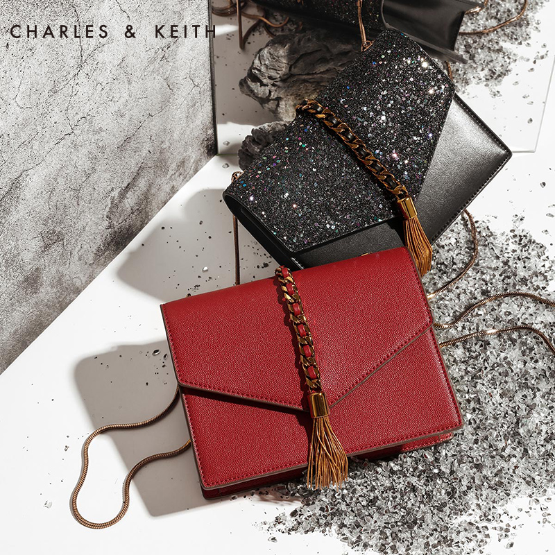 Конверт CHARLES & KEITH пакет CK2-20160030 с бахромой один Плечевая цепочка полосатый Сяо Фанг пакет брак пакет женский пакет Конверт CHARLES & KEITH пакет CK2-20160030 с бахромой один Плечевая цепочка полосатый Сяо Фанг пакет брак пакет женский пакет