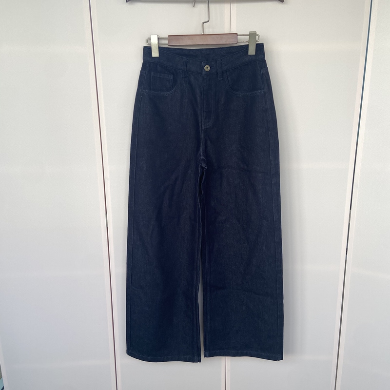 Autumn and Winter Imported Fabric Wool-Cotton Blend Velvet-Feel Straight-Leg Wide-Leg Jeans with Back Button Closure Autumn and Winter Imported Fabric Wool-Cotton Blend Velvet-Feel Straight-Leg Wide-Leg Jeans with Back Button Closure