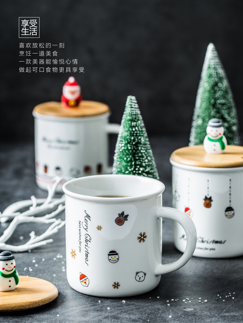 Christmas ceramic cups with cover with a spoon, mark cup lovers with fresh milk cup creative move trend