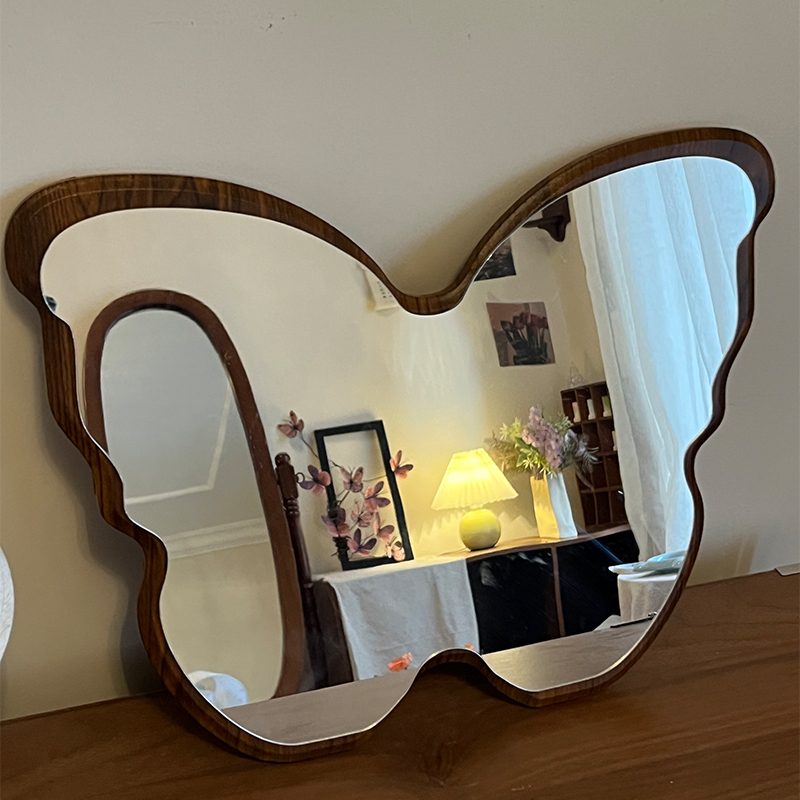 复古蝶翼之美：DIY摔不碎的亚克力蝴蝶梳妆镜