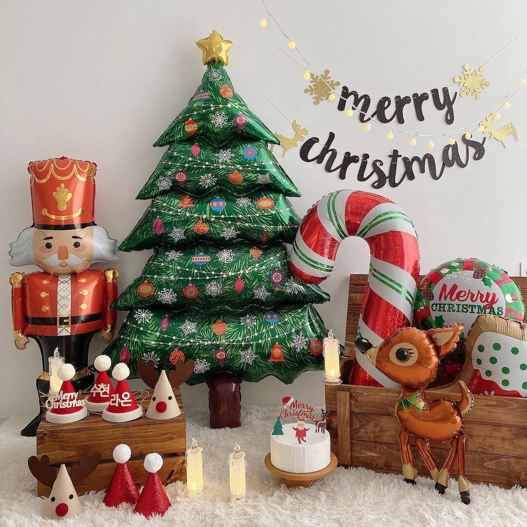 Merry Chrismas Italy Imports Big Christmas Tree Aluminum Film Balloons Christmas Presents New Year Decorations