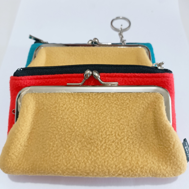 Spot Japan aya Koral Gold Package One-in-two-in-one gold bag with key chain 2 colors 14 * 8cm-Taobao