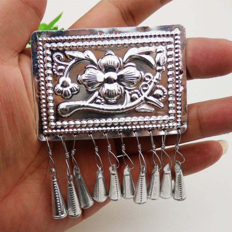 Manufacturer direct sales stage performance Miao Miao girl silver ornament fake silver decoration plum square card bell (horn bell) -Taobao