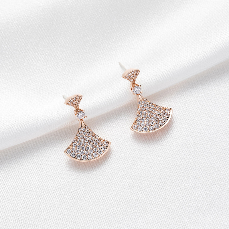 High-end fan-shaped earrings French net celebrity earrings women's 2022 new trendy luxury micro-inlaid zircon earrings