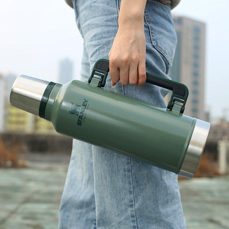 US STANLEY304 Stainless Steel Large Capacity Insulated Pot Retro Outdoor Tourist Portable Home Water Cup Men