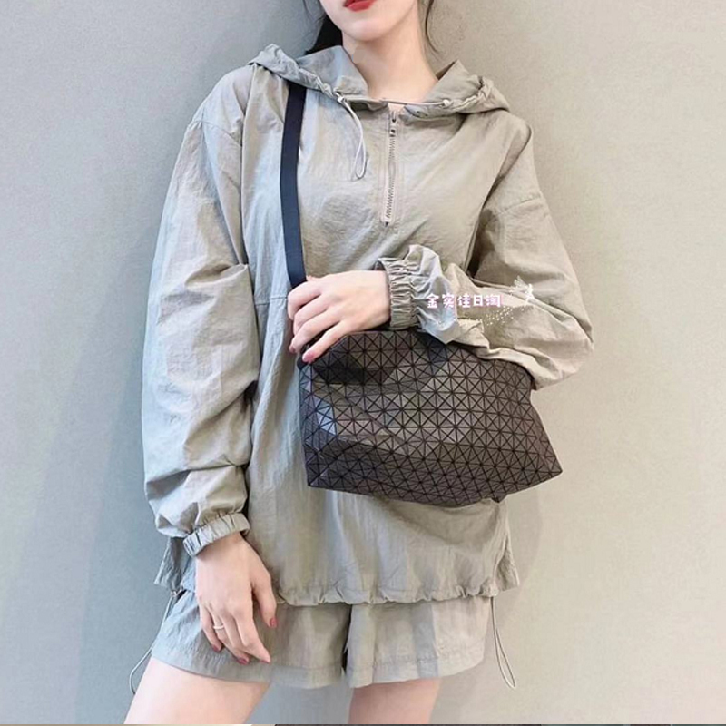 【Jinshijia】Authentic Japanese Baobao Issey Miyake Bag, Camera Bag, Saddle Bag, Crossbody Bag 【Jinshijia】Authentic Japanese Baobao Issey Miyake Bag, Camera Bag, Saddle Bag, Crossbody Bag