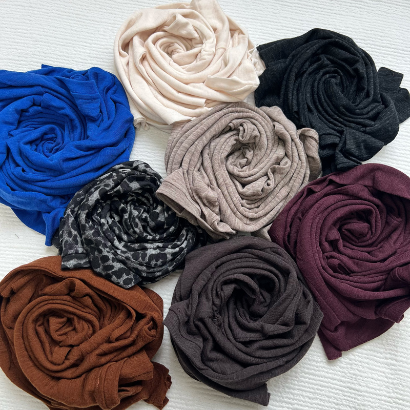 2026 New Autumn and Winter Sweater Vest Outerwear Merino Wool Round Neck Base Layer Top 2026 New Autumn and Winter Sweater Vest Outerwear Merino Wool Round Neck Base Layer Top