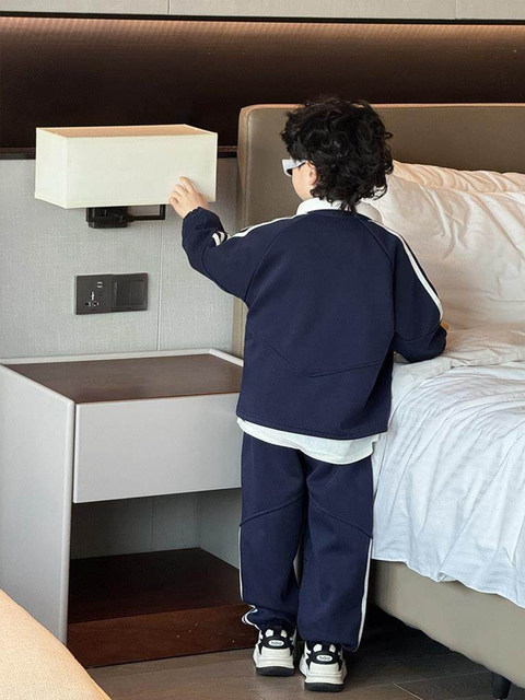 French Boys' Spring Outfit Set, Children's 2026 New Style, Stylish Boys' Spring Sports Sweatshirt Two-Piece Set