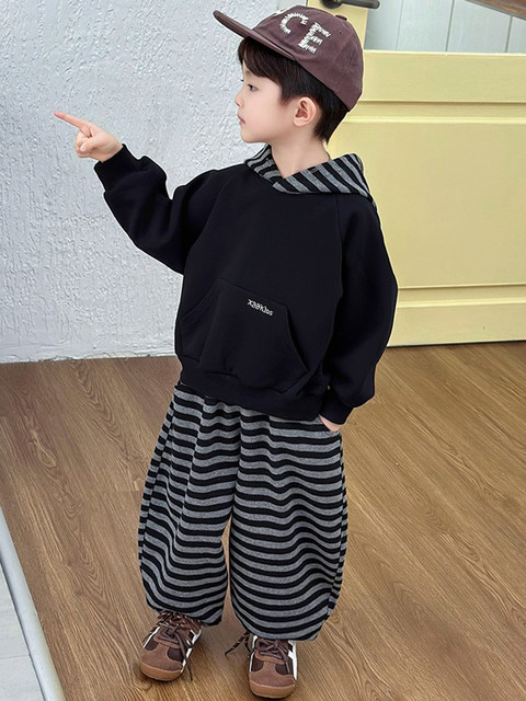 French Boys' Autumn Sweatshirt Fleece Set Children's Winter Fleece Sports Pants 2025 New Baby Clothes