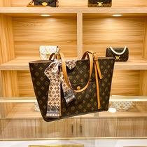 French Fashion Classic Big Brands Trend Big Numbers Pooch Bag 2022 New Tide Genuine Leather 100 Hitch Fashion Pet Backpack