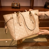 Шанхайский склад Spot Duty Free Discount Zone Zone Anuine Boick Master Рекомендуется 2022-0 Новая классическая сумка 66