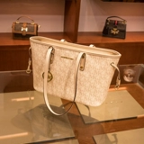 Шанхайский склад Spot Duty Free Discount Zone Zone Anuine Boick Master Рекомендуется 2022-0 Новая классическая сумка 66