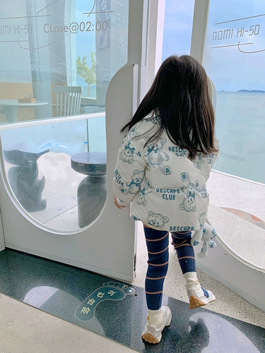 Детский удерживающий тепло пуховик