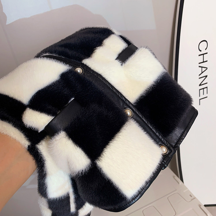 Мех/искусственный мех 冬款加绒皮草亲子装外套 Fall in love with beautiful girls