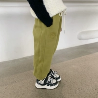 Соленые огурцы на 5 градусов ниже 5 градусов до 10 градусов (пятно)