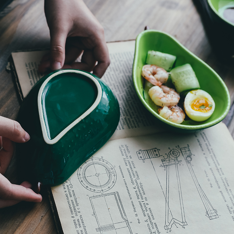 Ins Chesapeake but avocado, lovely creative ceramic plate tableware dessert snacks. The Salad bowl photo props