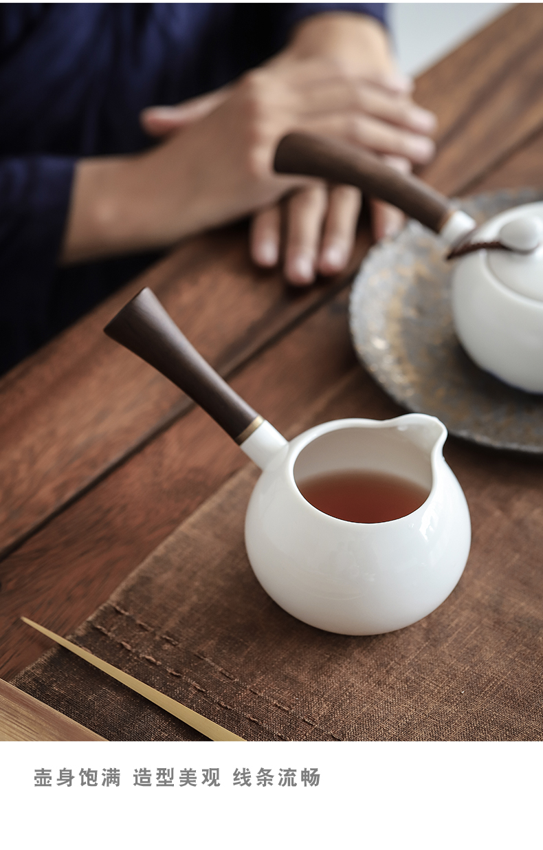 By the home side mud Japanese ceramics fair keller points blue and white wooden handle and a cup of tea ware kung fu tea tea cup