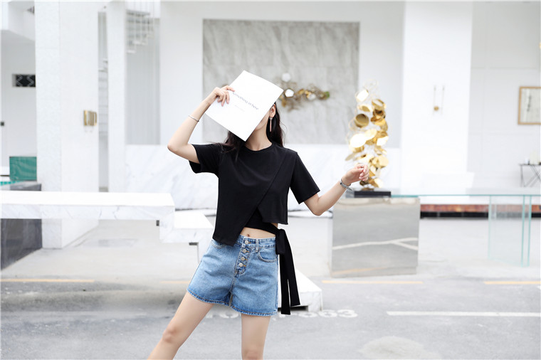 VK旗艦店 韓國學院風不規則露腰性感時尚T恤短袖上衣
